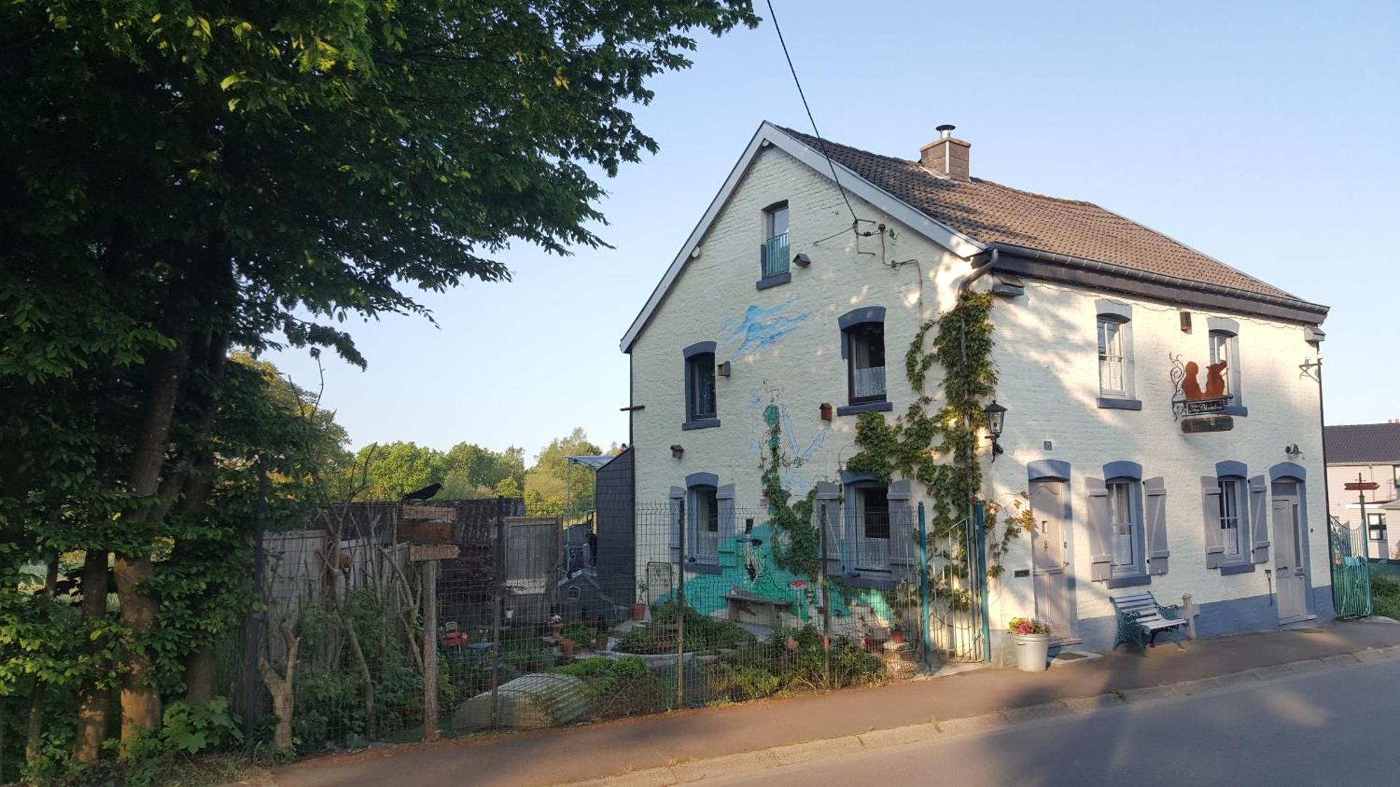 Aux Deux Amis Lägenhet Stavelot Exteriör bild
